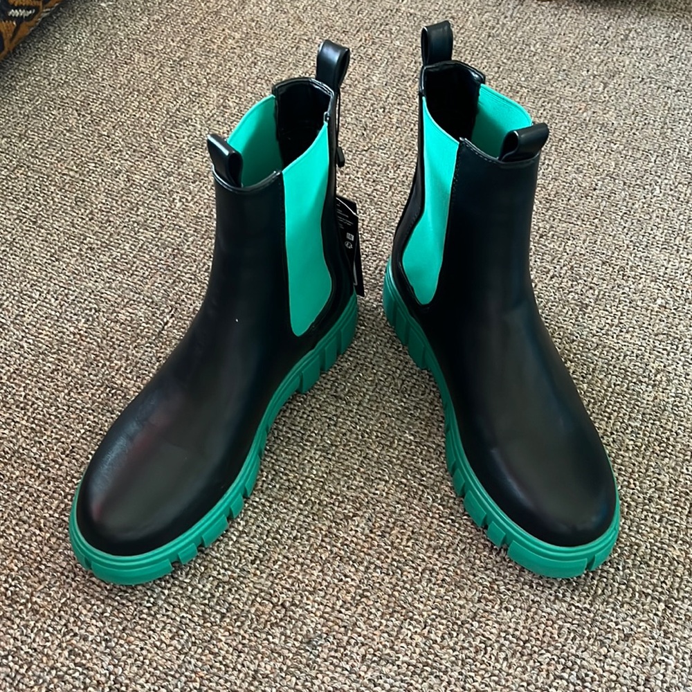 Vero Moda fun green and black boots